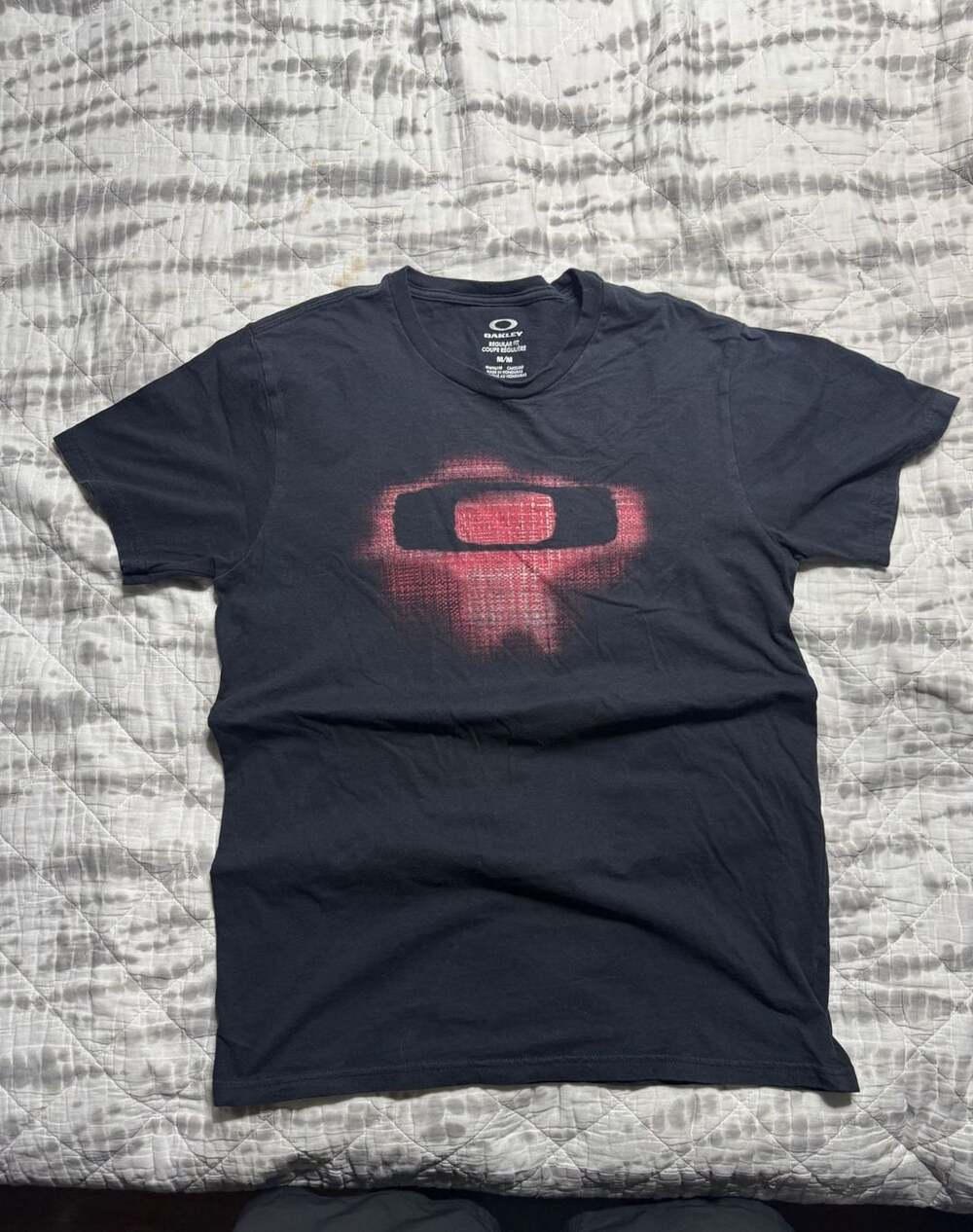 Oakley T-Shirt Size M Black Red Graphic Logo Regular Fit